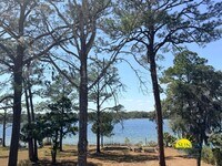 Building Photo - Waterfront 3 Bedroom Home Near E. John Sims Parkway in Niceville!