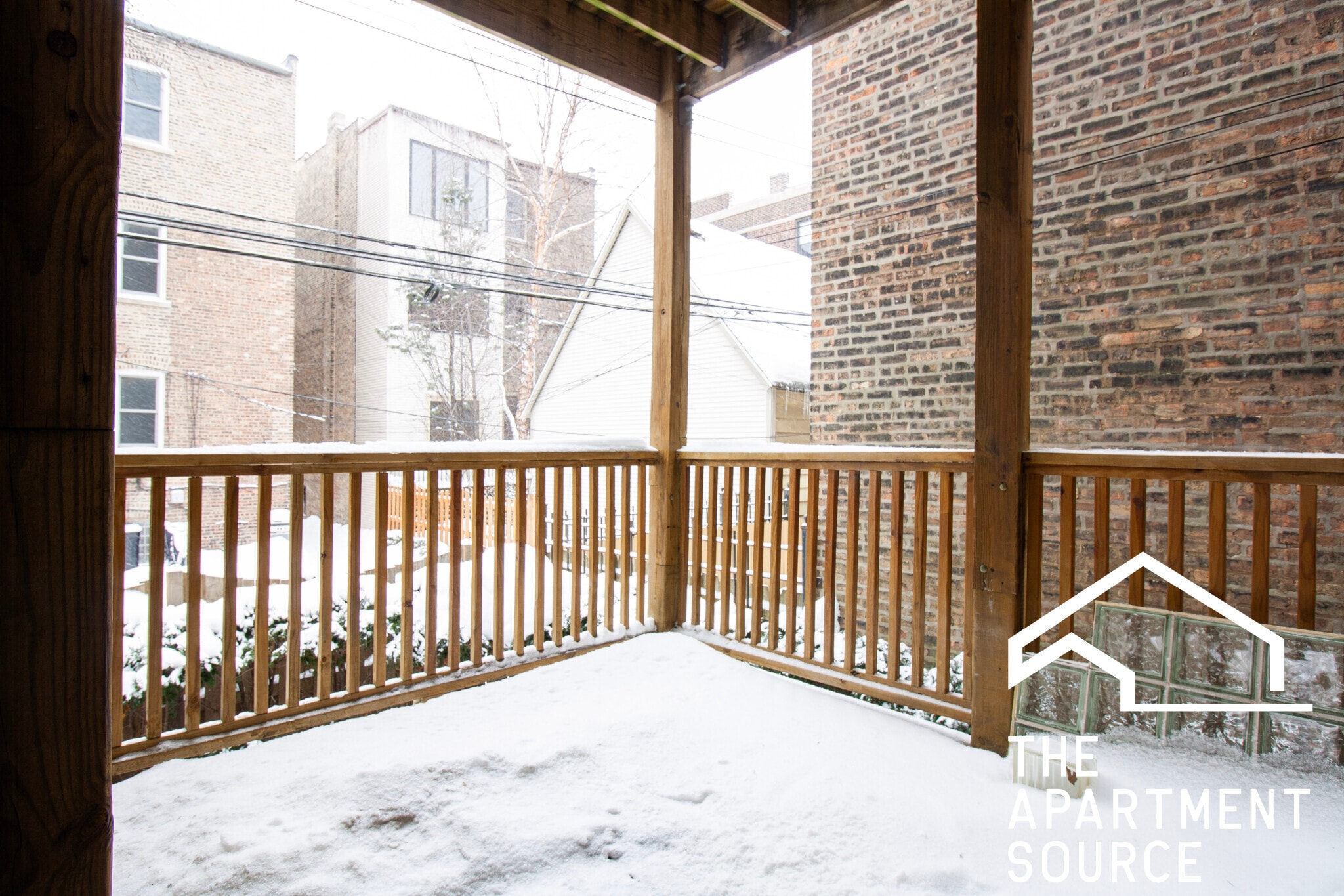 Building Photo - 652 W Buckingham Pl