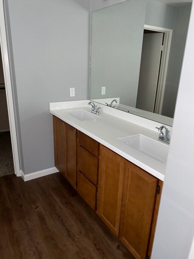 Building Photo - Woodmont