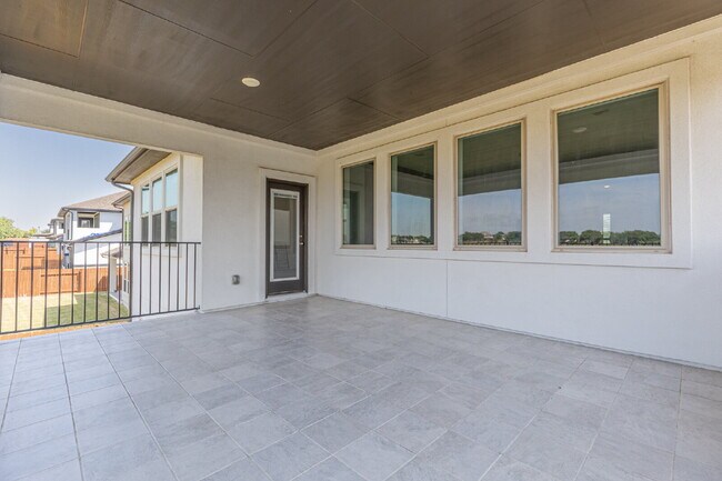 Building Photo - 2332 Giona Pl