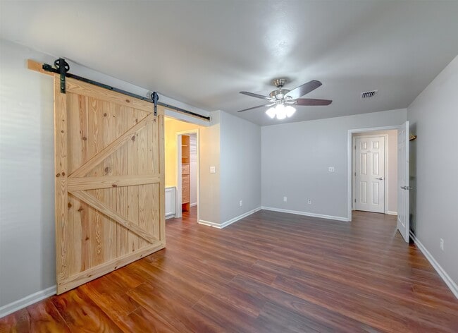 Building Photo - 3122 Pleasant Ct