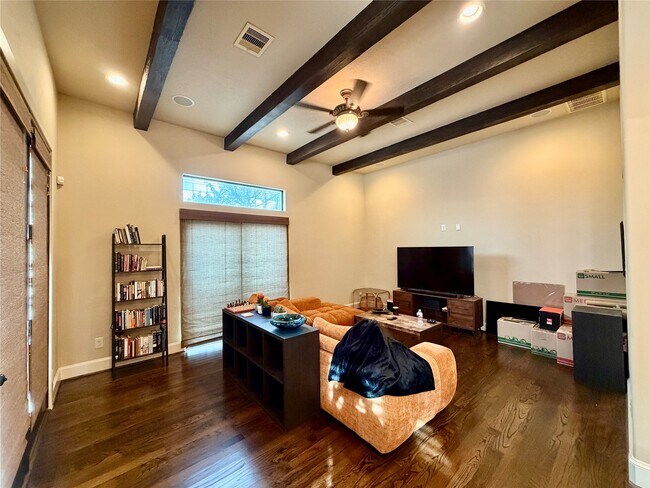 Building Photo - 508 Knox St