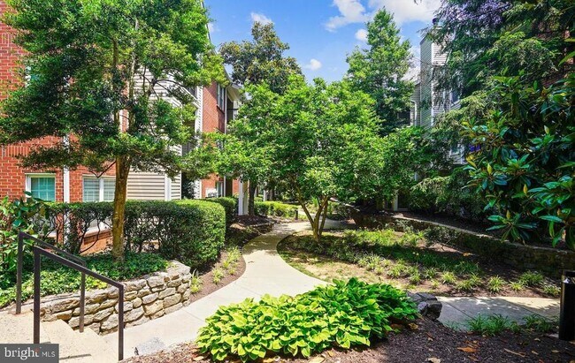 Building Photo - 3306 Wyndham Cir