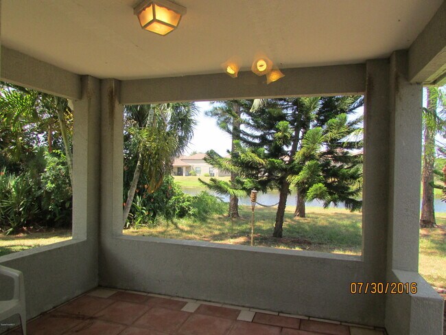 Building Photo - 700 Benton Dr