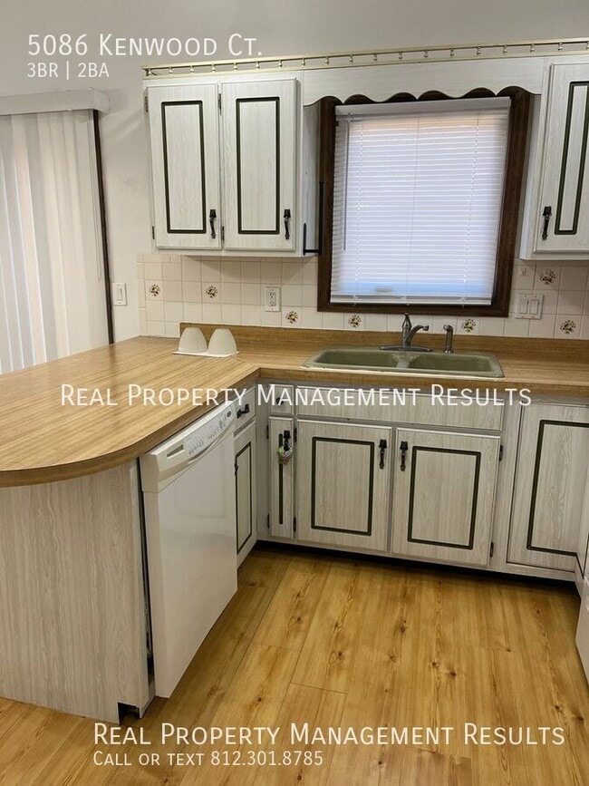 Building Photo - 5086 Kenwood Ct