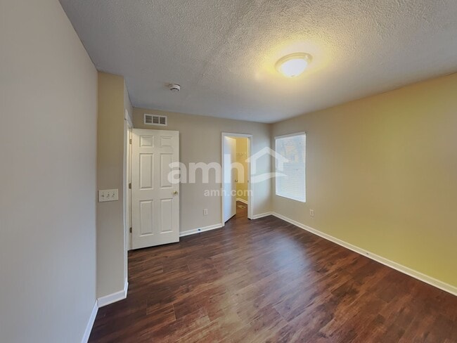 Building Photo - 7901 Chapel Stone Rd