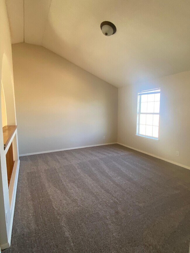 Building Photo - 12385 Paseo Alegre Dr