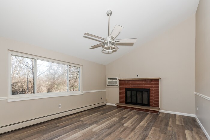 Building Photo - 8630 Meadowlark Dr