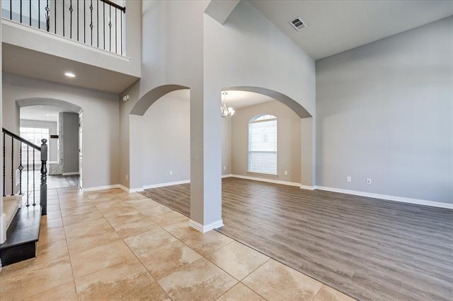 Building Photo - 8740 Dayton Dr