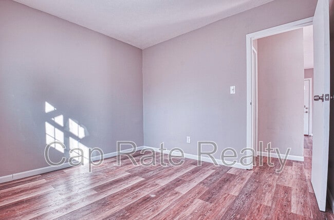 Building Photo - 2735 Joyce Ave