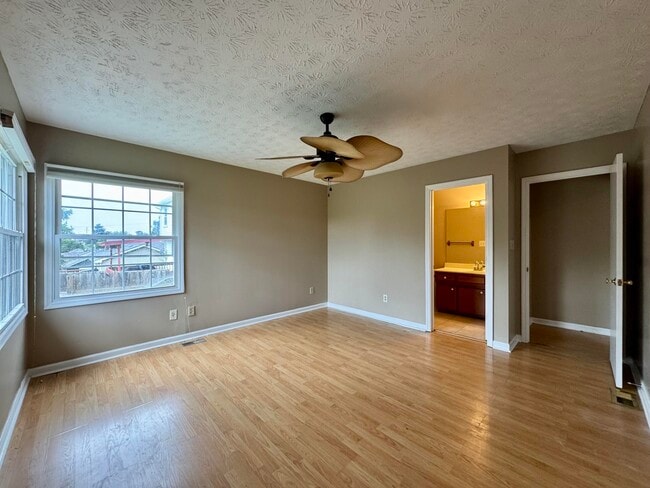 Building Photo - 500 Orchard Dr