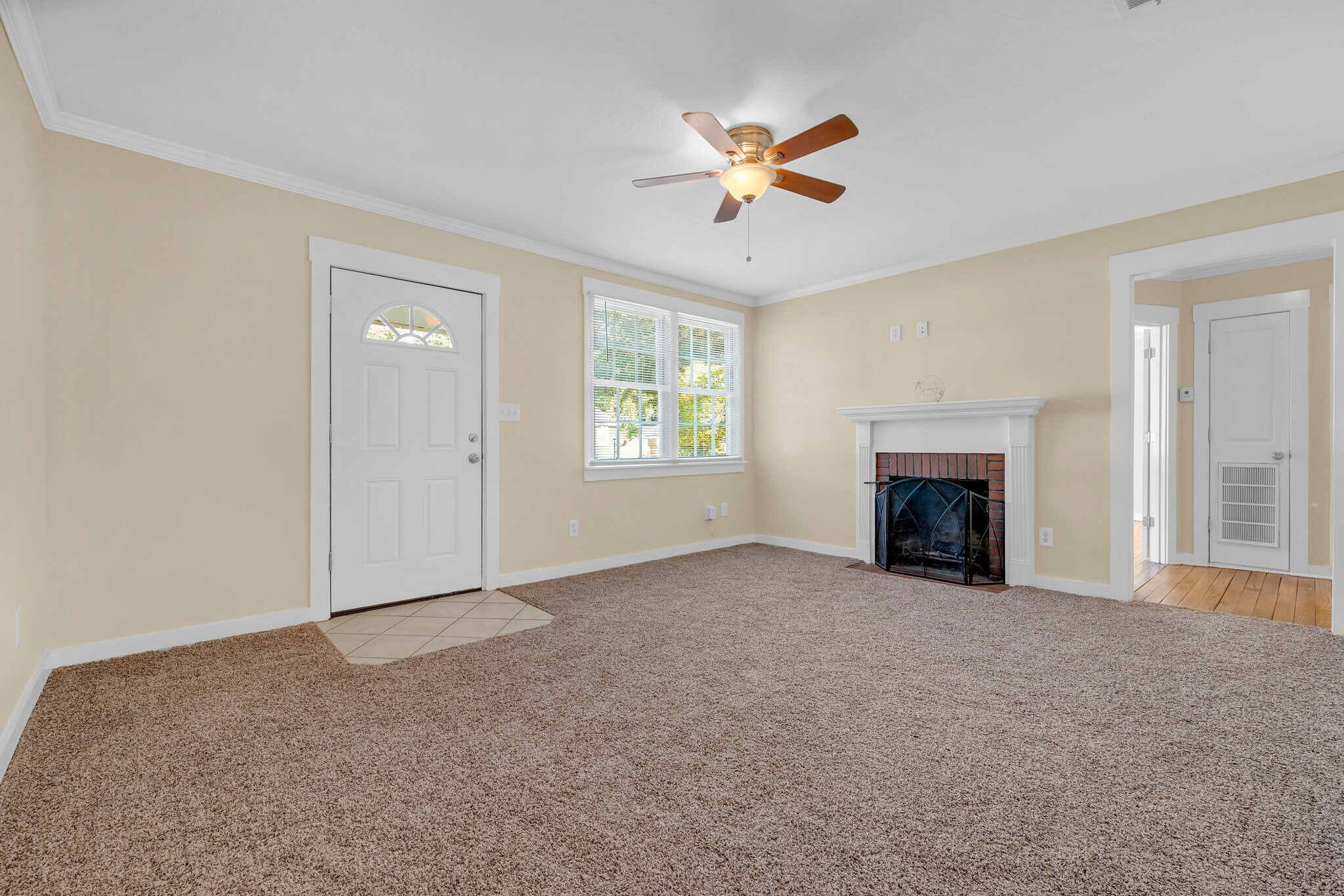 Building Photo - 207 Border Dr E