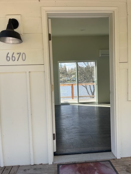 Building Photo - 6670 Long Lake Rd SE