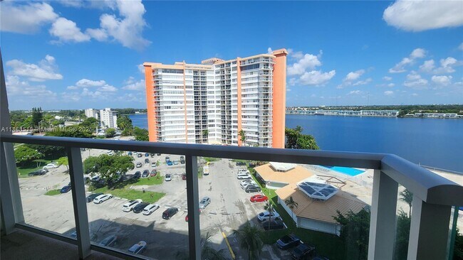 Building Photo - 1351 NE Miami Gardens Dr