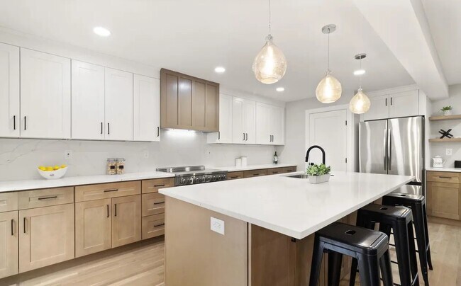 Building Photo - 3920-3912 12th St S