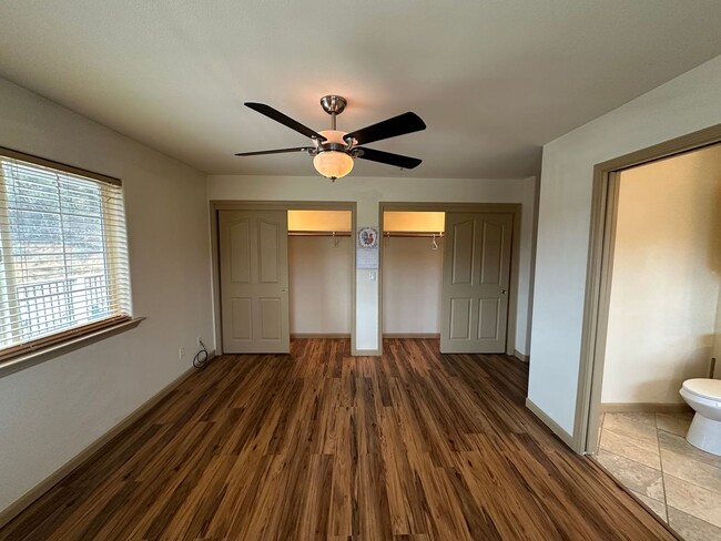 Building Photo - Beautiful 3 Bedroom 2.5 Bathroom House in ...