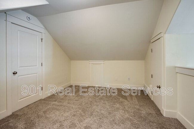 Building Photo - 1805 Lyndale Ave