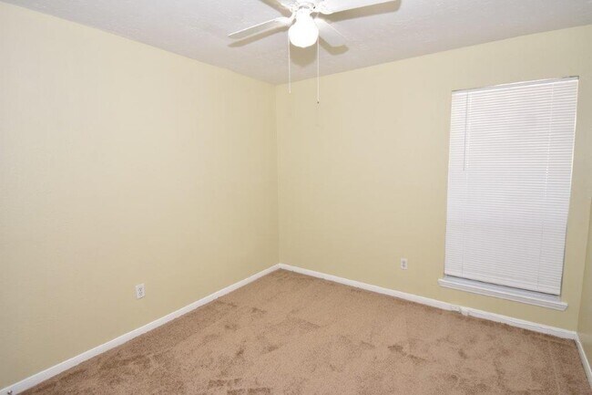 Building Photo - 4315 Jura Dr