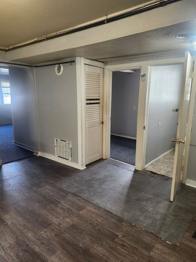 Building Photo - 2562 S 9th St