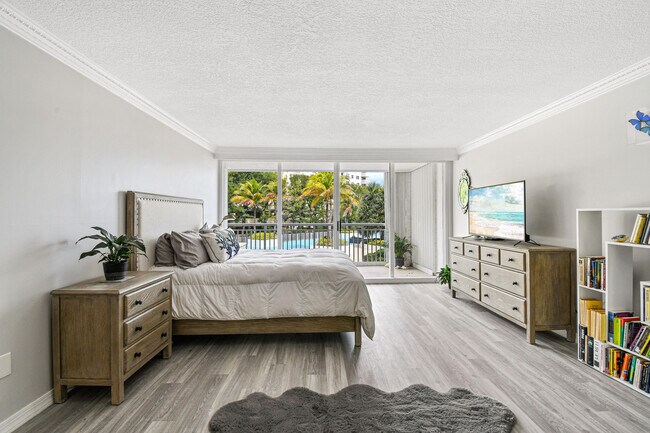 Building Photo - 3546 S Ocean Blvd