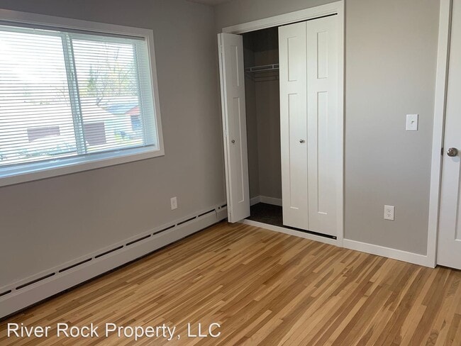 Building Photo - 1205 12th Ave N