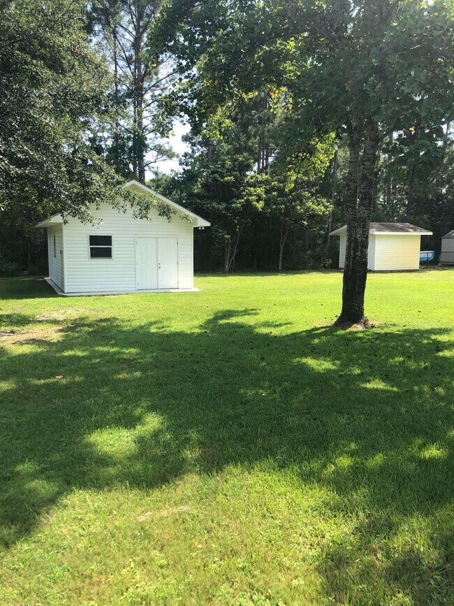 Building Photo - 7653 Frankfort St