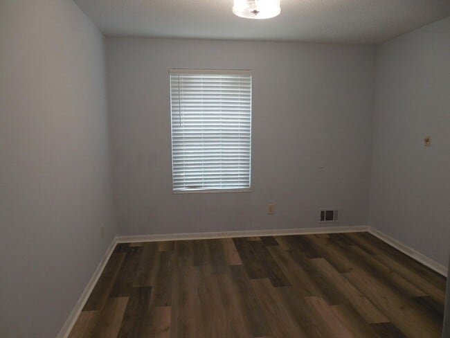 Building Photo - Available October 1st 4 bedroom 2 bathroom in Evans Ga