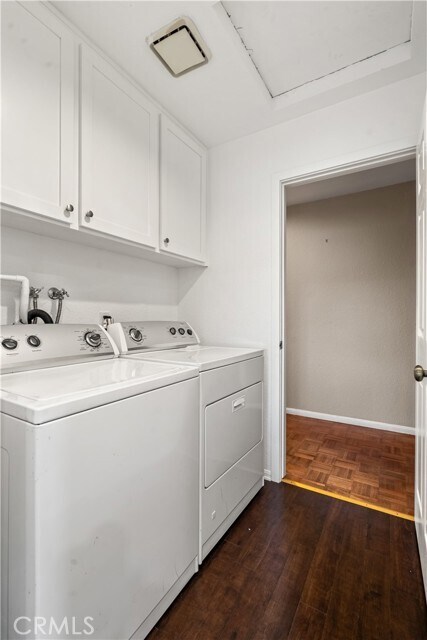 Building Photo - 1066 W 11th St