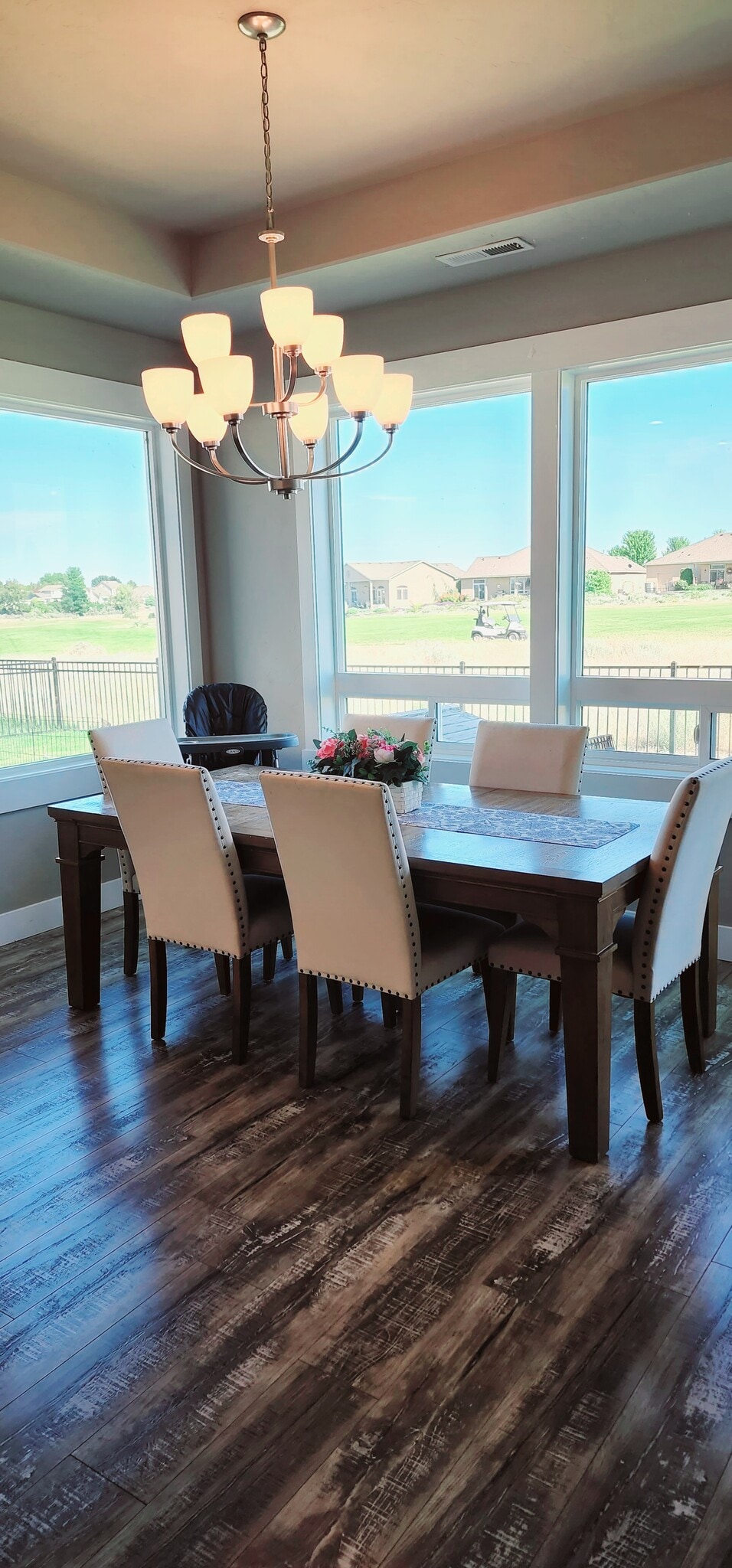 Dinning - 3125 Deserthawk Lp