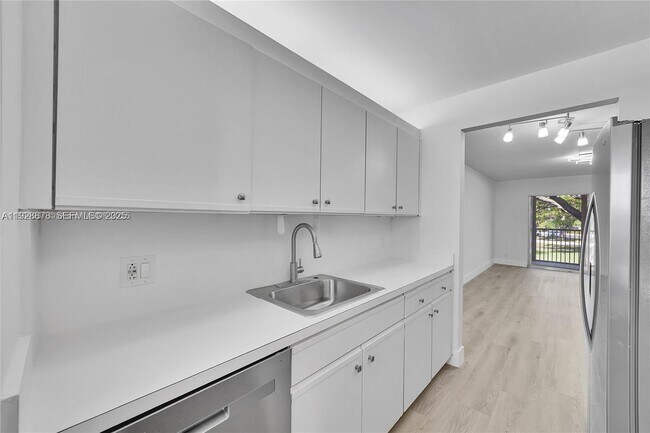 Building Photo - 1200 SW 124th Terrace