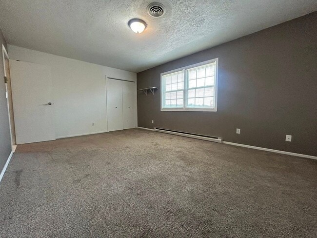 Building Photo - Lovely, Updated Townhome for Rent
