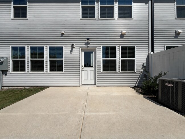 Building Photo - 2123 Sun Vibes Wy