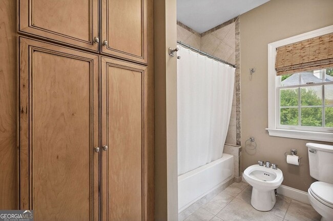 Building Photo - 11140 W Rd