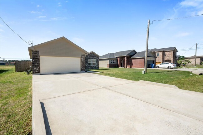 Building Photo - 397 Rd 5102