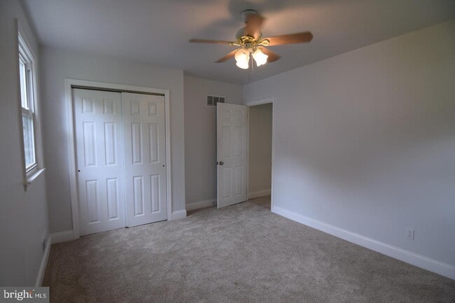 Building Photo - 217 Limestone Ln