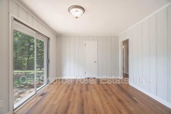 Building Photo - 1248 Cliffwood Dr