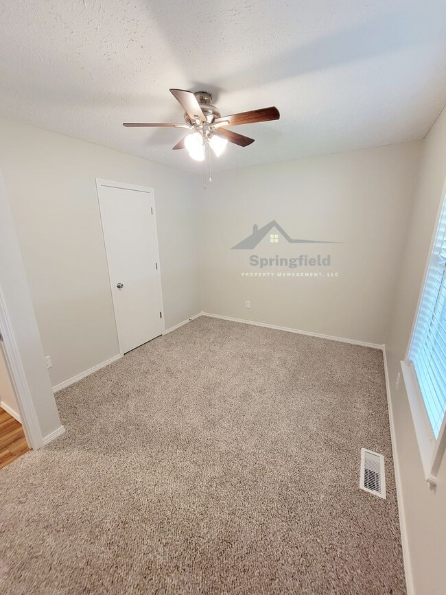 Building Photo - Great Southwest Location - Kickapoo, Chero...