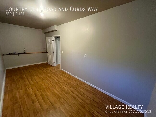 Building Photo - 719 Country Club Rd