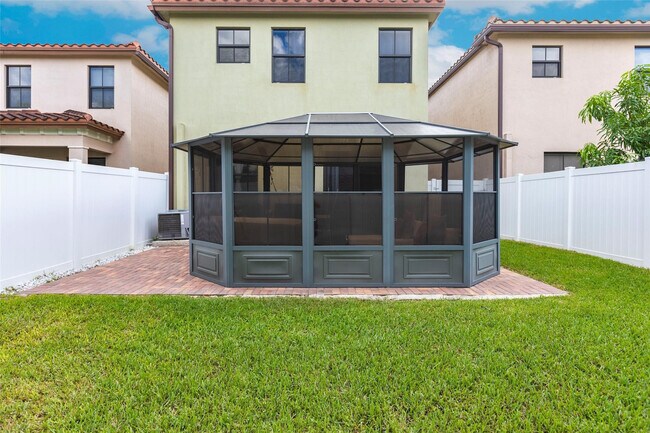 Building Photo - 4851 NW 57th Ct