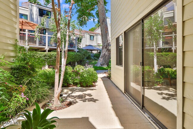 Building Photo - 1208 Westlake Blvd