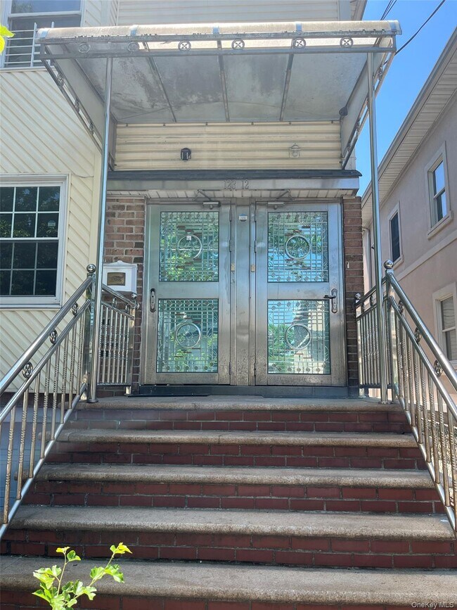 Building Photo - 123-12 9th Ave