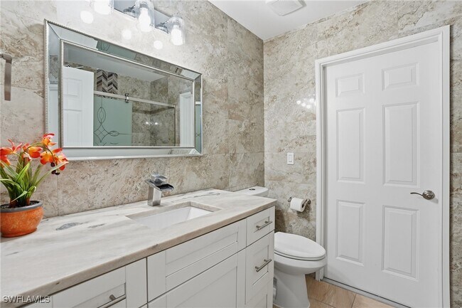 Building Photo - 4421 SW 14th Pl