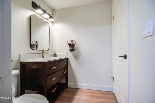 Building Photo - 5640 E Bell Rd