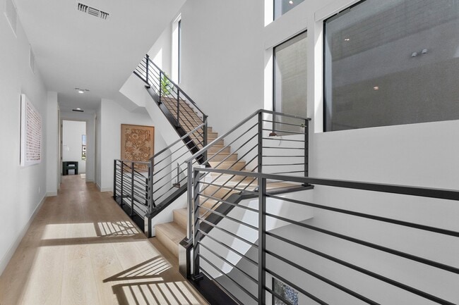 Building Photo - 4053 Heron Fairway Dr