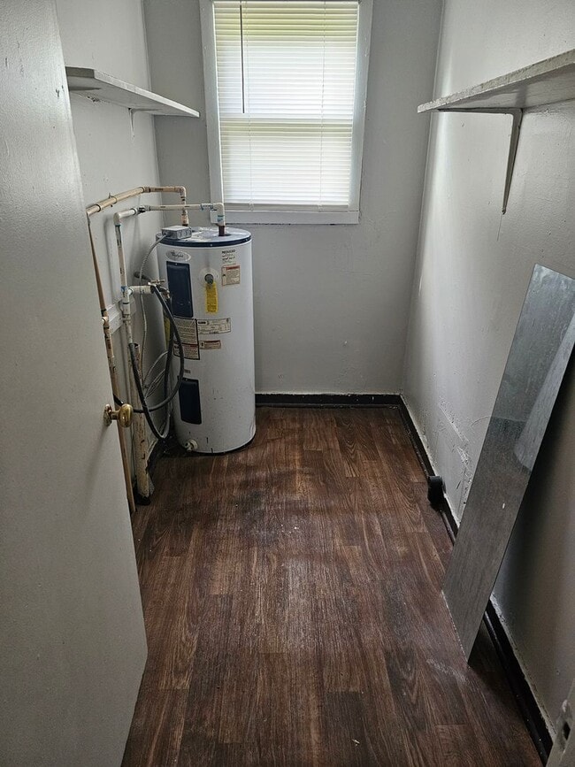 Building Photo - 3 bdrm 1 bath ready to rent