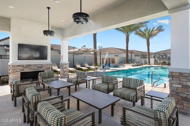 Building Photo - 15601 Cactus Rd