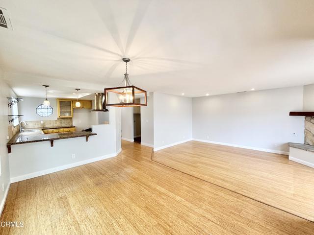 Building Photo - 864 Dunes St