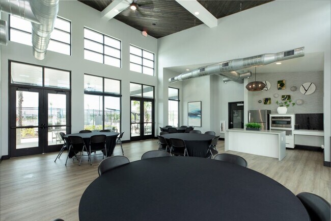Building Photo - 21650 Wave Holw Dr
