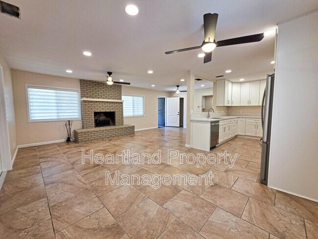 Building Photo - 640 Claydelle Ave