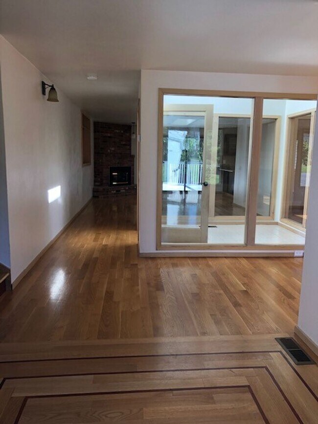 Building Photo - Beautiful 3 Bedroom 2 Bath Home in Mukilteo!